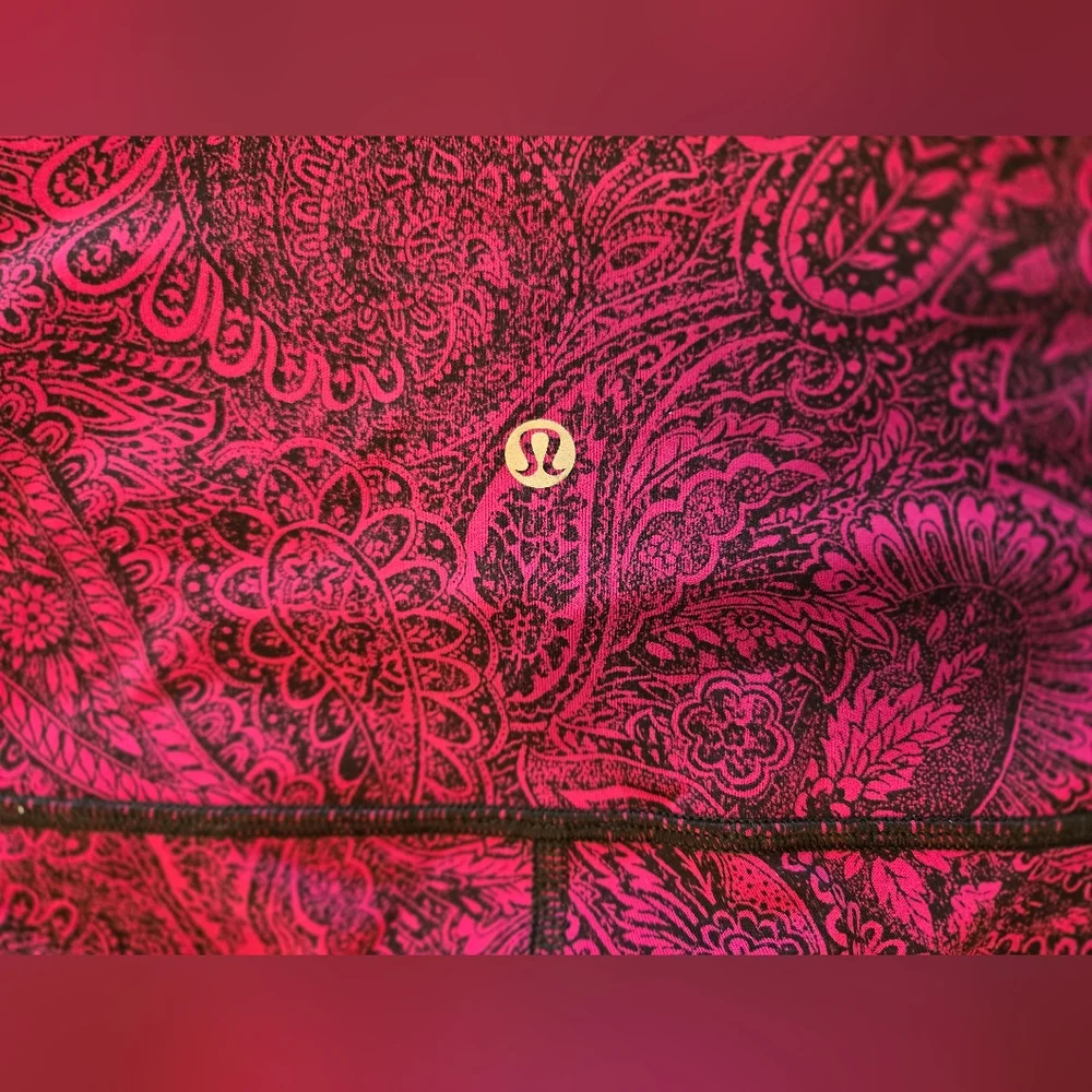 Lululemon Wunder Under Crop Antique Paisley Fuschia/Black paisley‎ leggings, 6